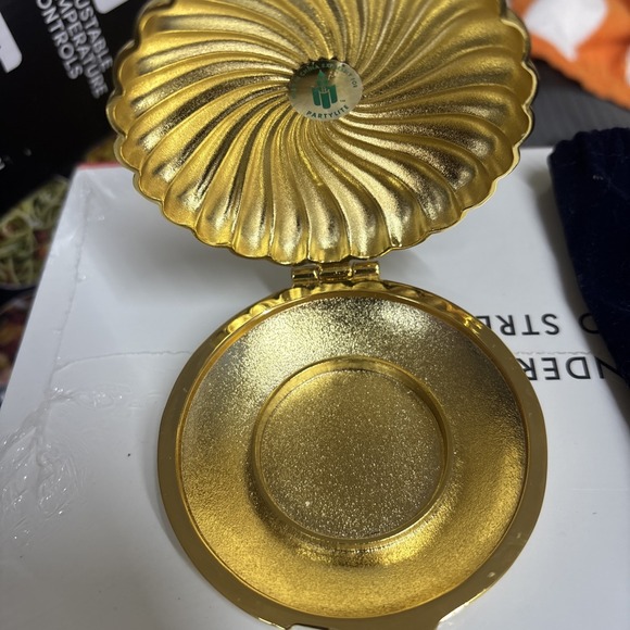 PARTYLITE Compact Gold Clam Shell Travel Tea Light Candle Holder Retired w/Bag - Picture 2 of 3